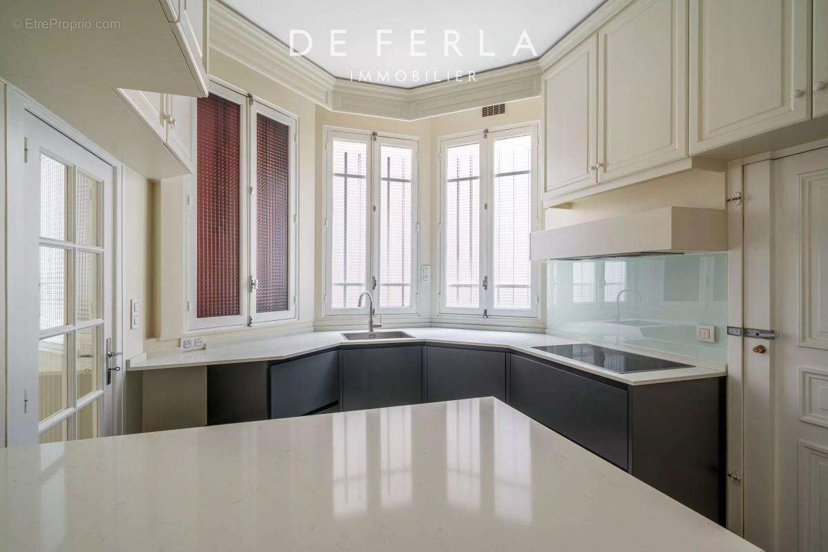 Appartement à PARIS-7E