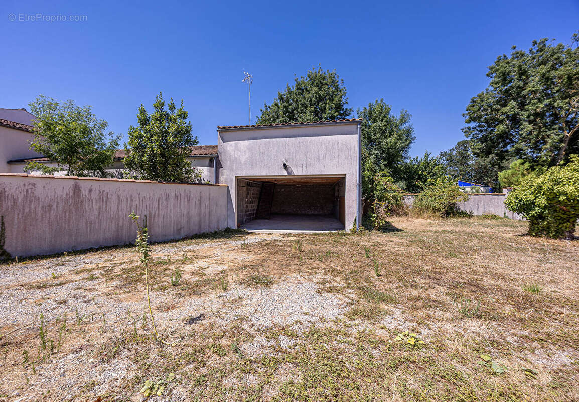 Dépendance à vendre à Périgny - 80 m², terrain 257 m², exposition Sud - photo 5