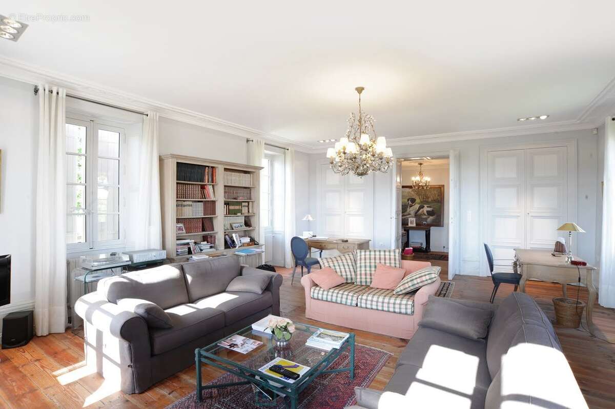 Magnifique logis du XVIIème siècle - photo 11