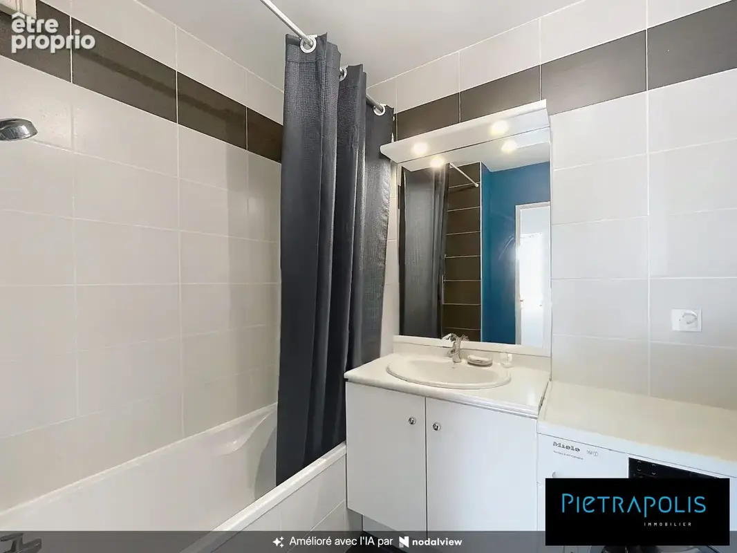 Appartement 78 m² à Saint-Priest  - photo 8