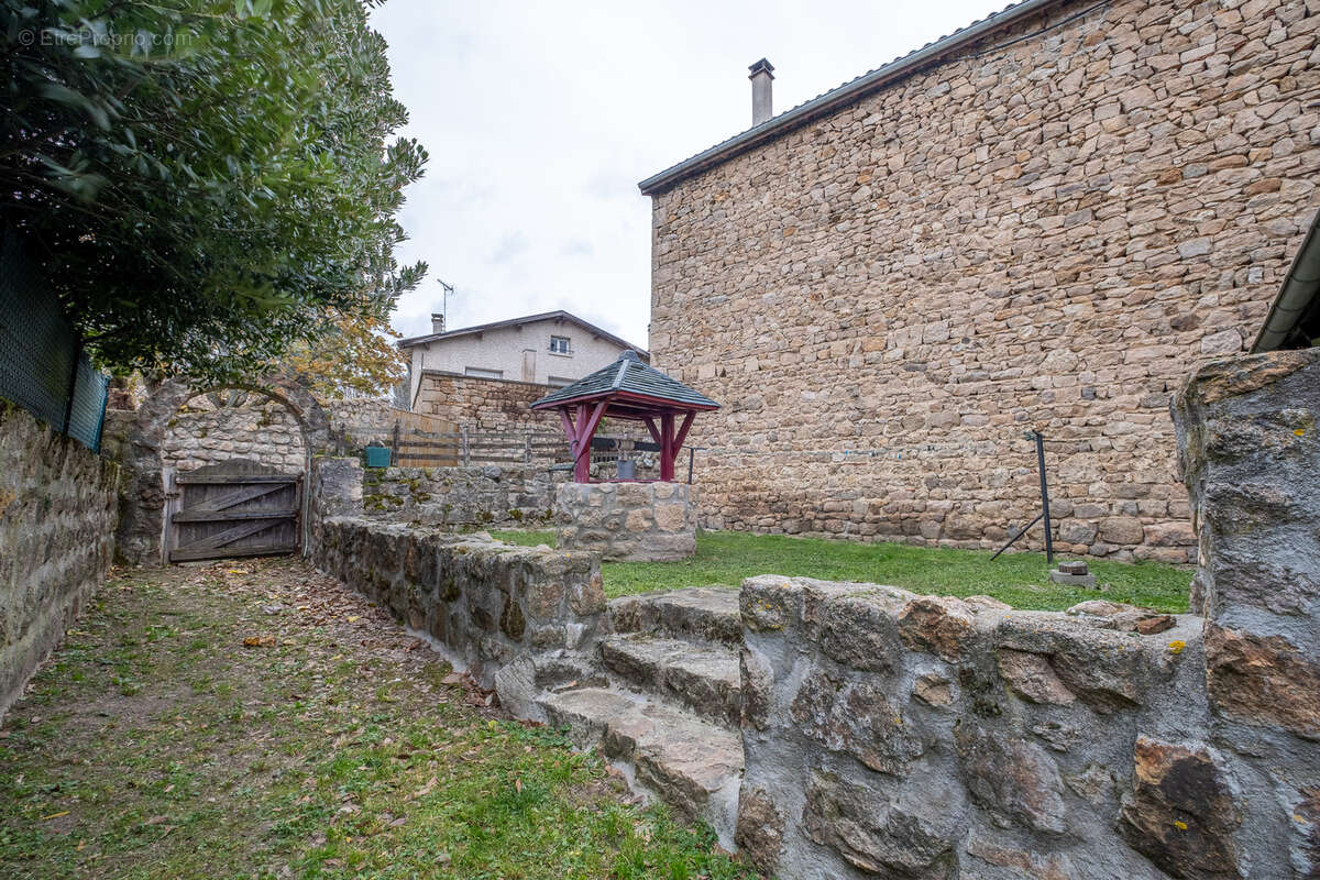 Maison à LA TOURETTE