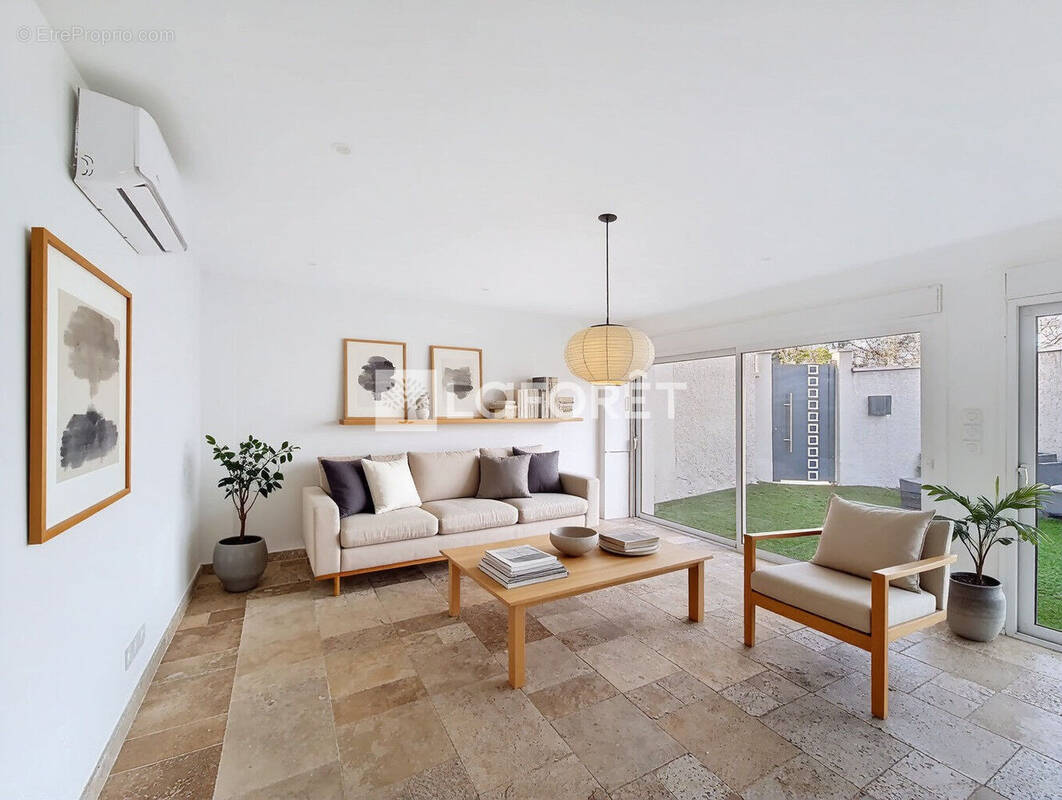 Appartement à RILLIEUX-LA-PAPE