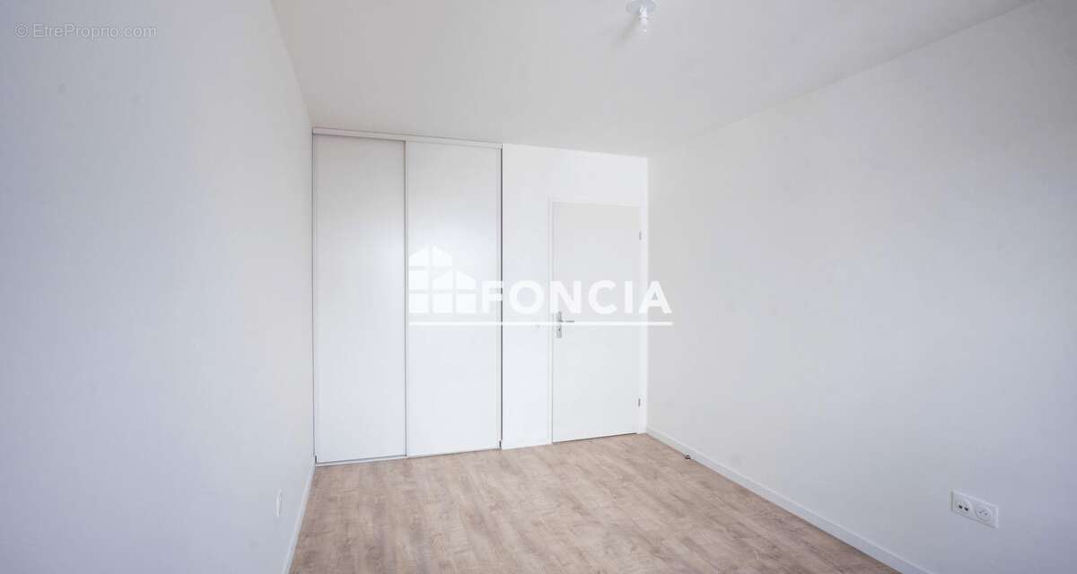 Appartement à SARTROUVILLE