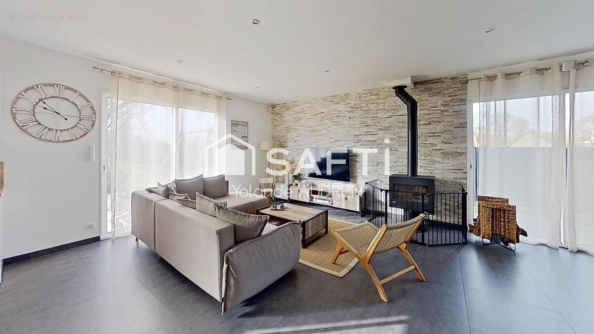 Photo 1 - Maison à SAINT-LYPHARD