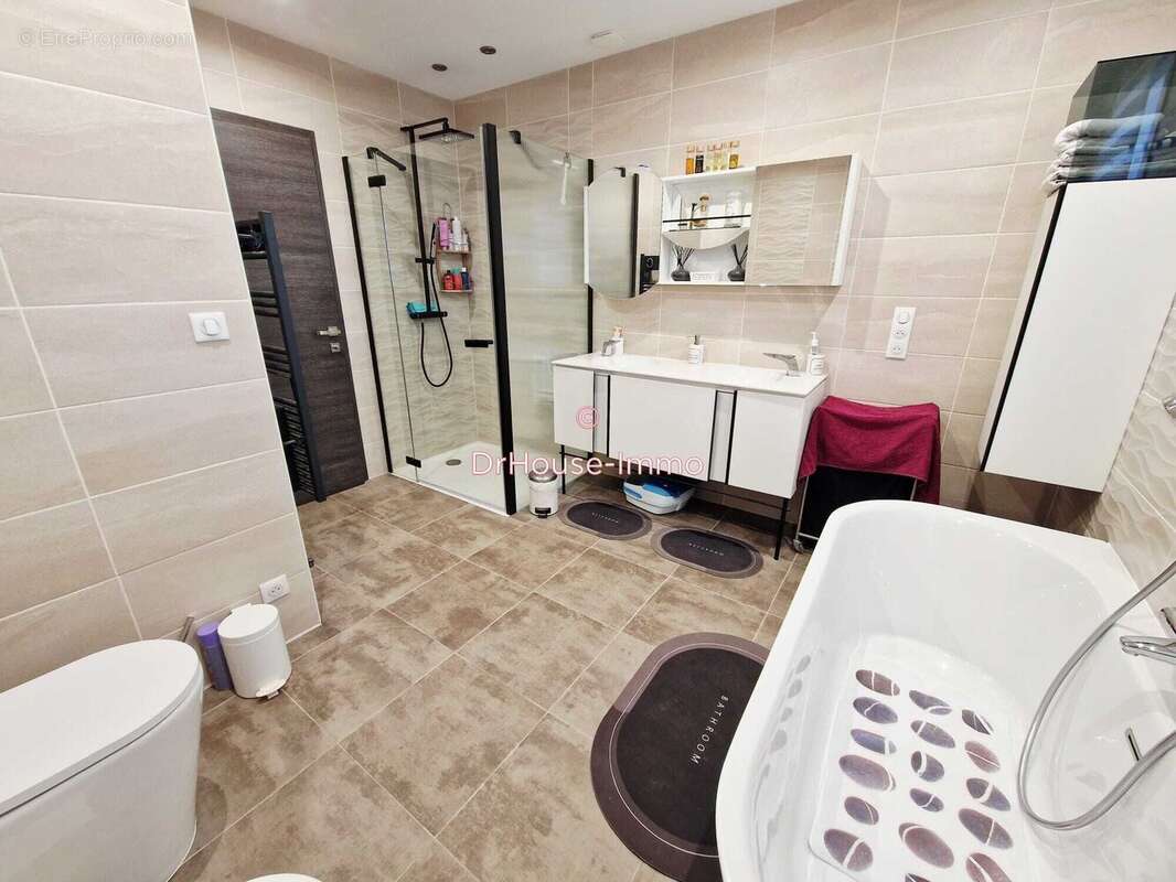 Maison à SAINT-SATURNIN-LES-APT