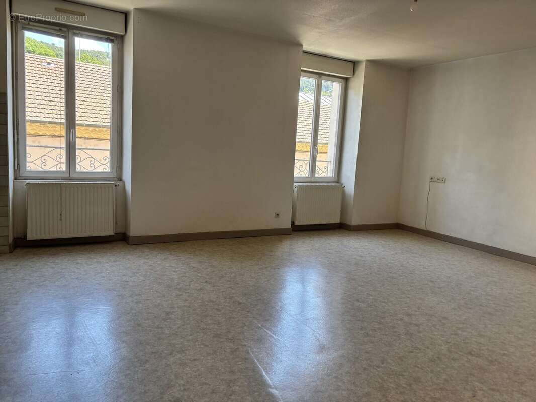 Appartement 88 m² à Vals-Les-Bains  - photo 2