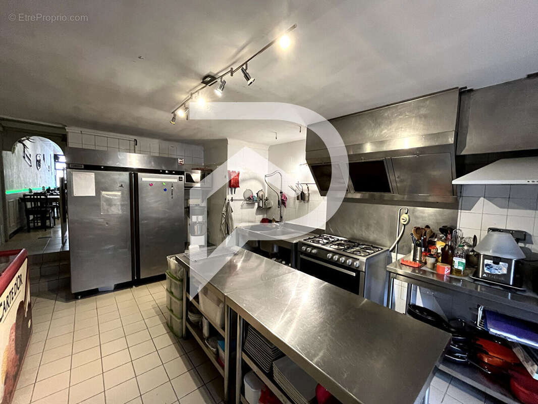 Commerce à VINON-SUR-VERDON