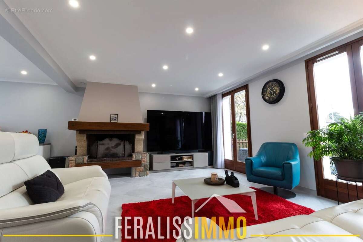 Maison à VAUX-SUR-SEINE