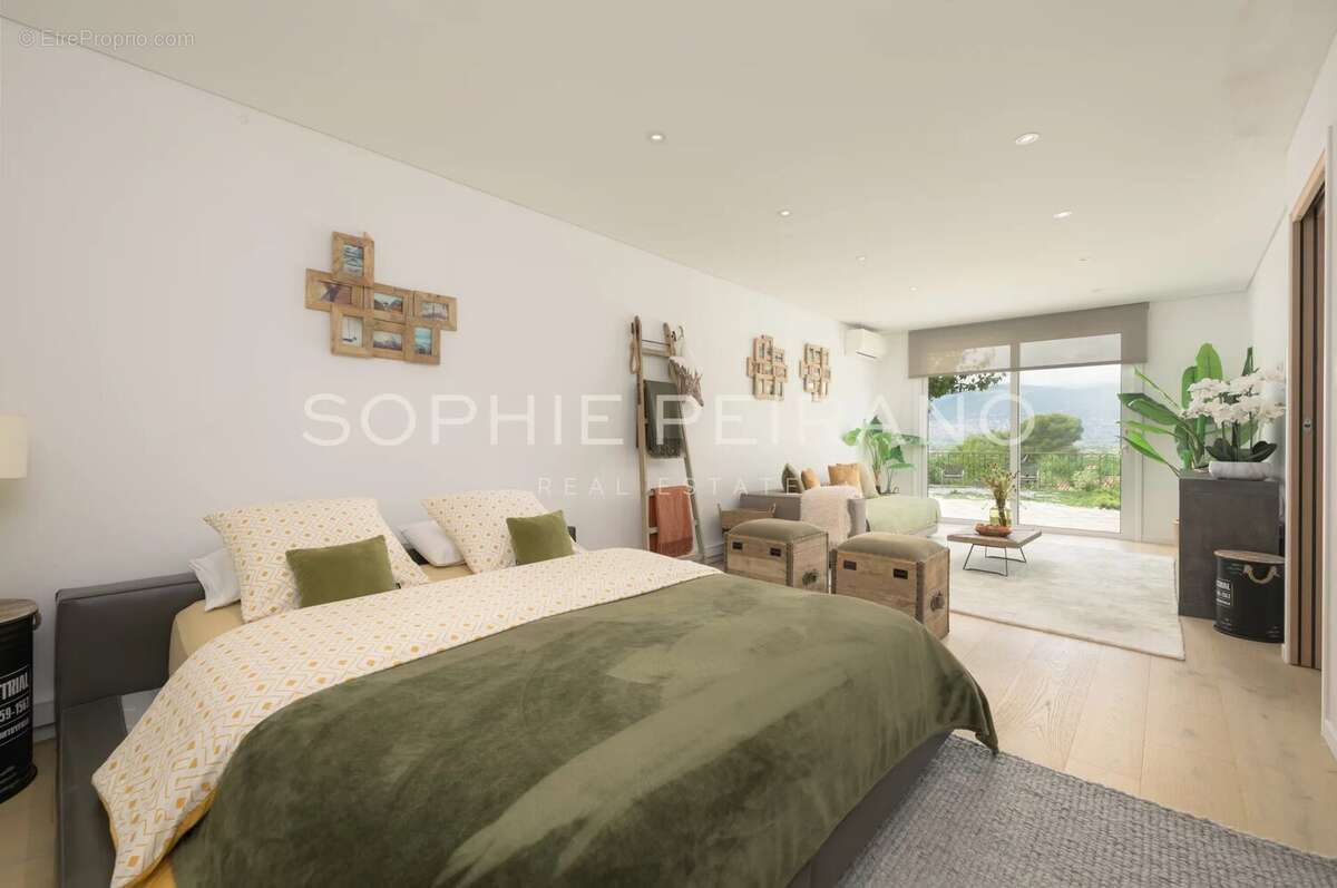 Maison à MOUGINS