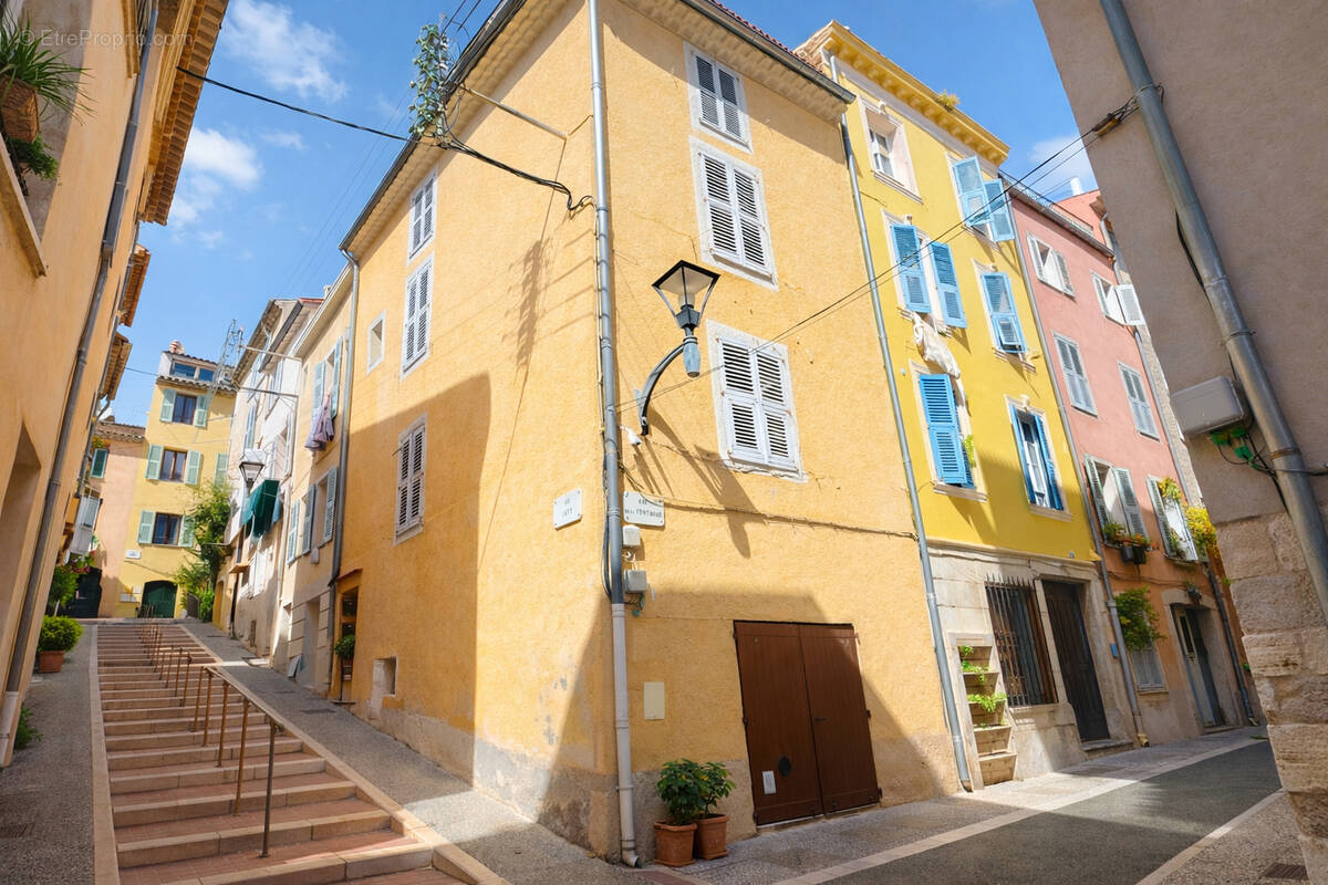 Appartement à VALLAURIS