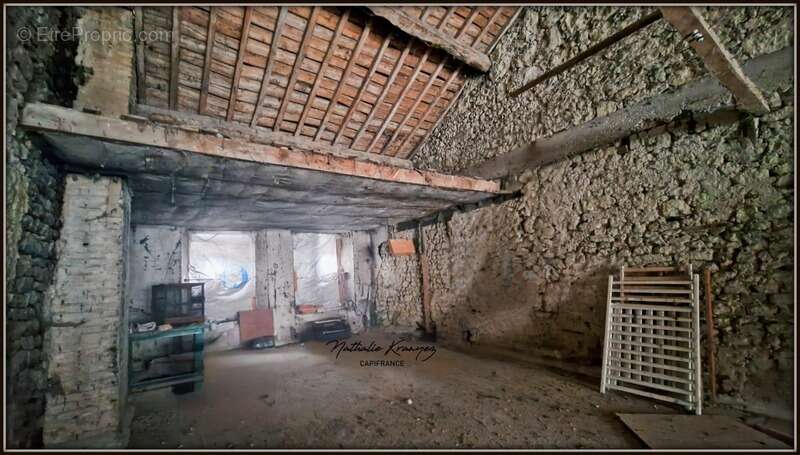 Proche de GRANDPRE (08) Authentique corps de ferme rénové de 172m² avec dépendances sur 1800m² de terrain - photo 27