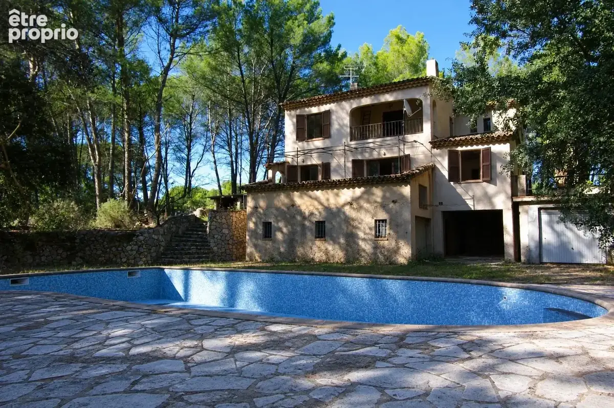 Maison à VILLECROZE