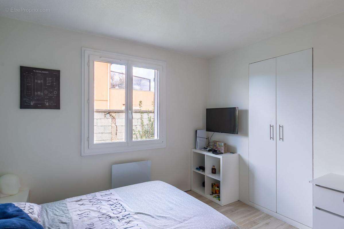 Maison à SAINT-MARTIN-BELLE-ROCHE