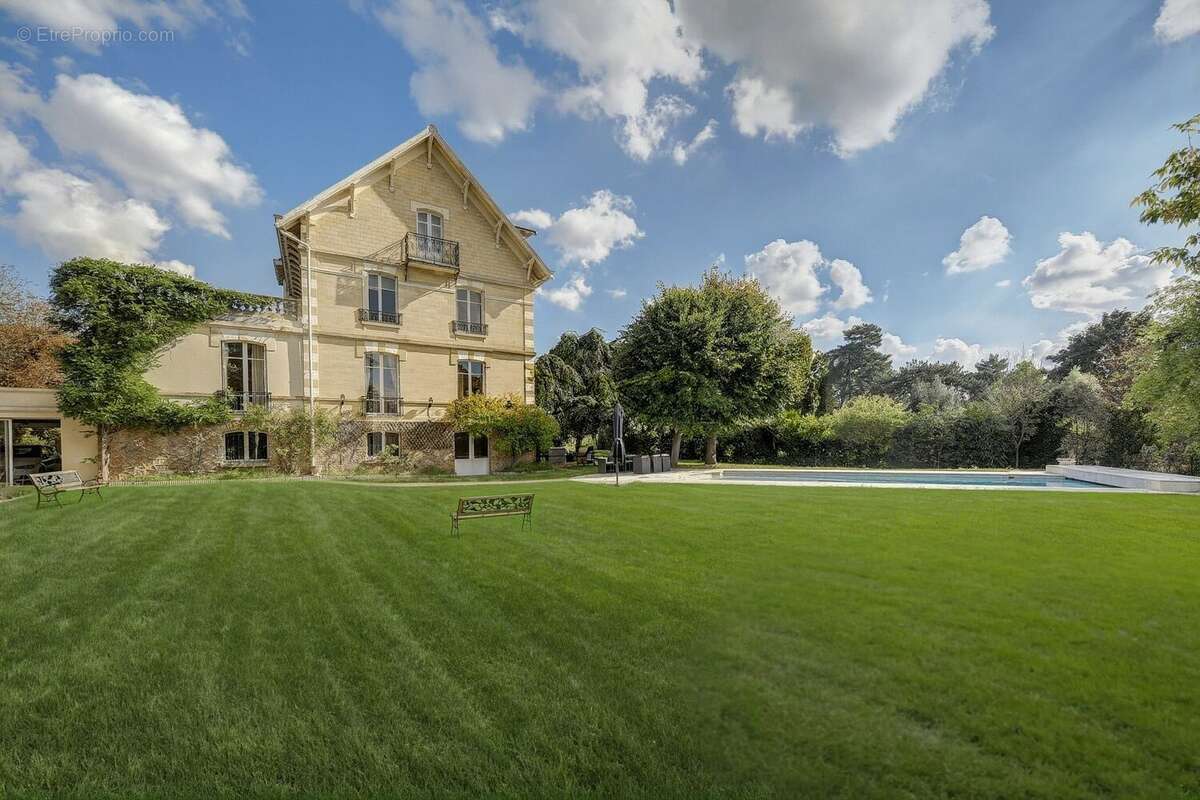 Maison à LE VESINET