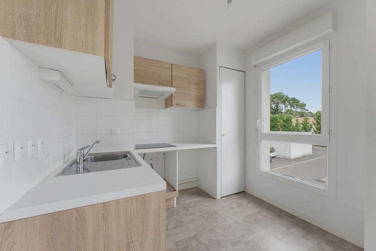 Appartement de 4 pièces de 74 m² à Mérignac - photo 5