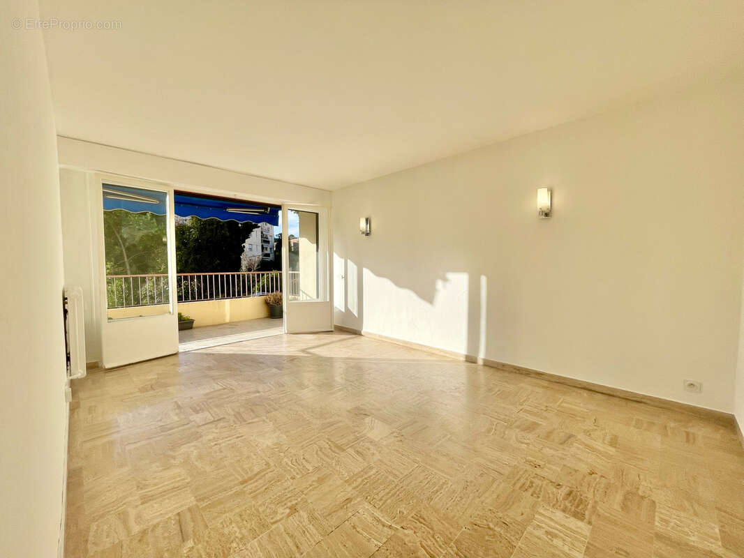 Appartement à LE CANNET