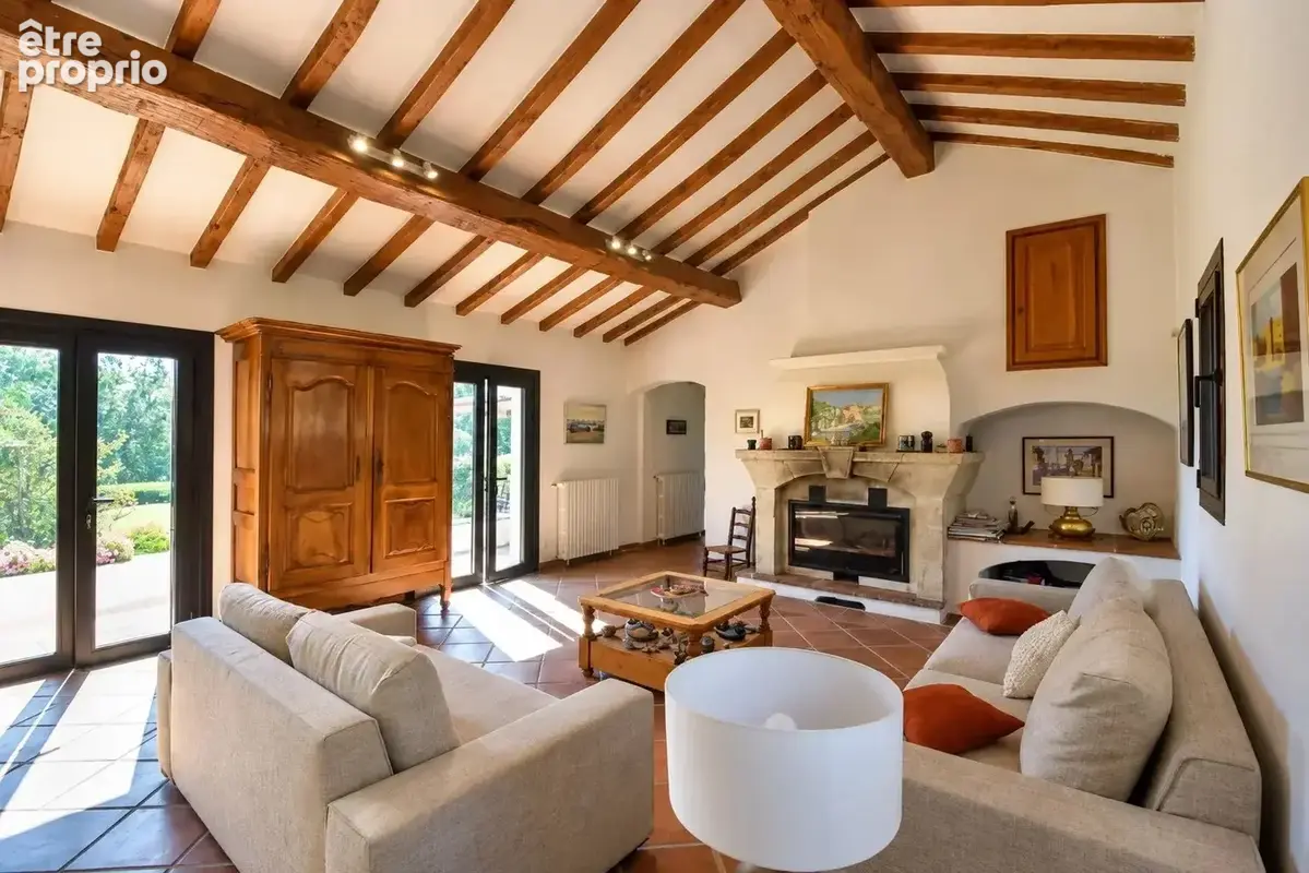 Callian– Propriété de caractère 300 m²  avec 5 chambres, piscine et terrain 1,38 ha - photo 3