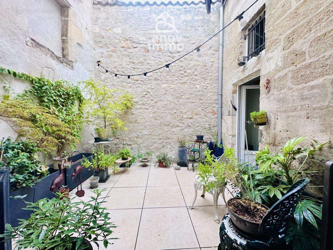 Maison à CHATEAUNEUF-SUR-CHARENTE
