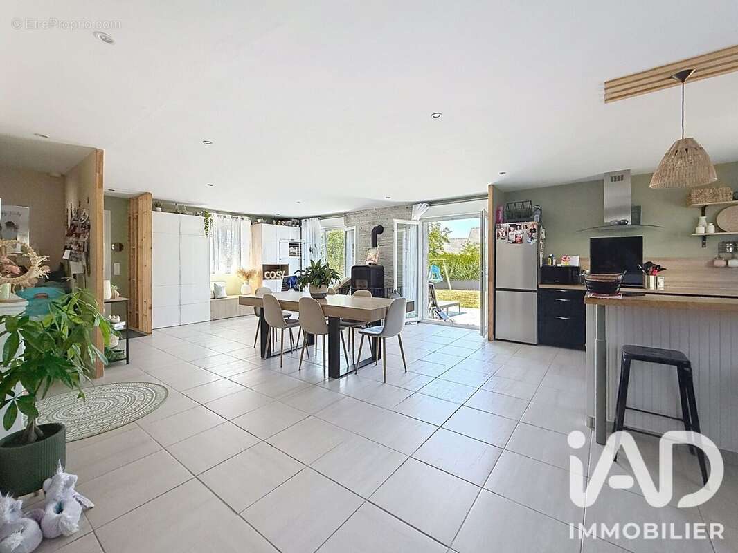 Maison 140 m² à Saint-Maurice-D'etelan  - photo 9