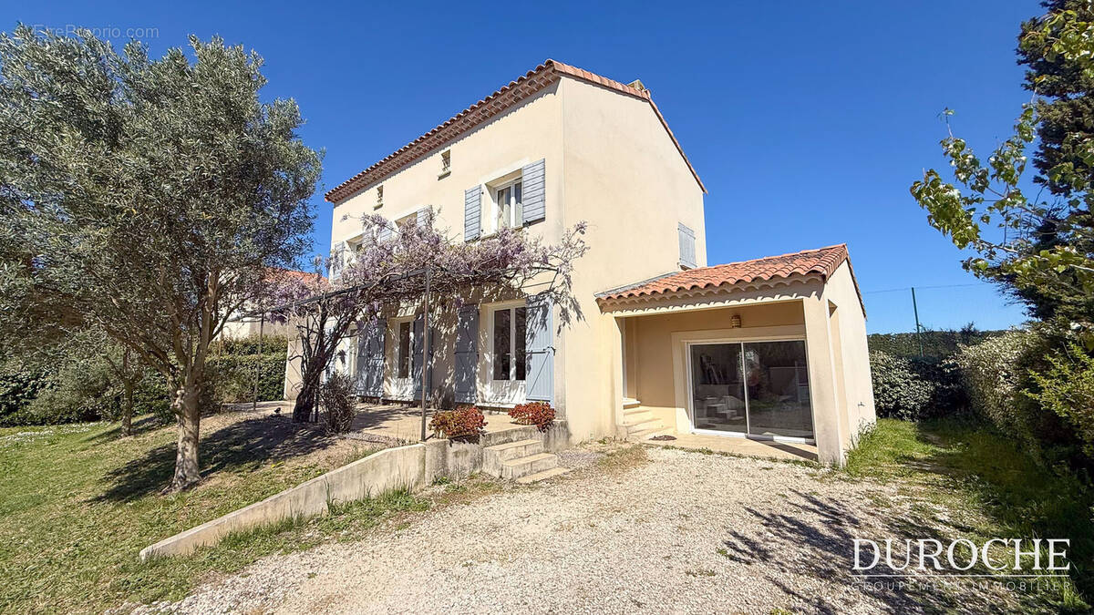 Maison à SAUVETERRE