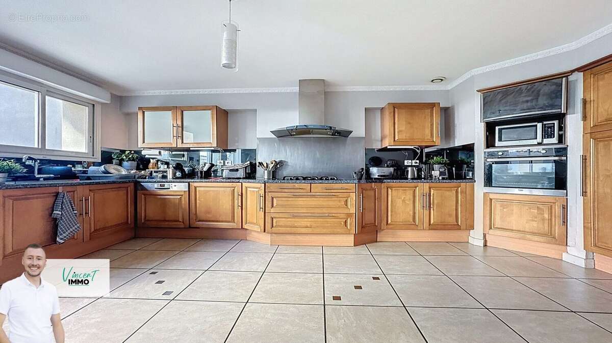 Maison 144 m² à Villeurbanne  - photo 7
