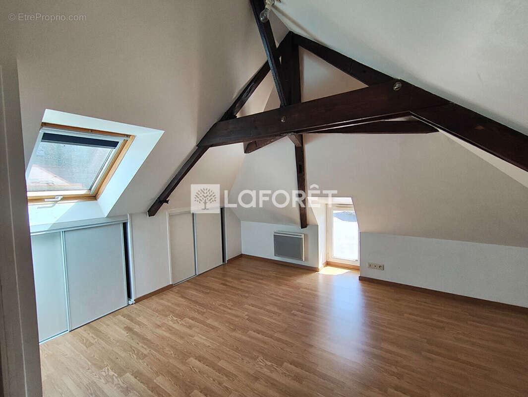 Appartement à SAINT-JEAN-LA-POTERIE