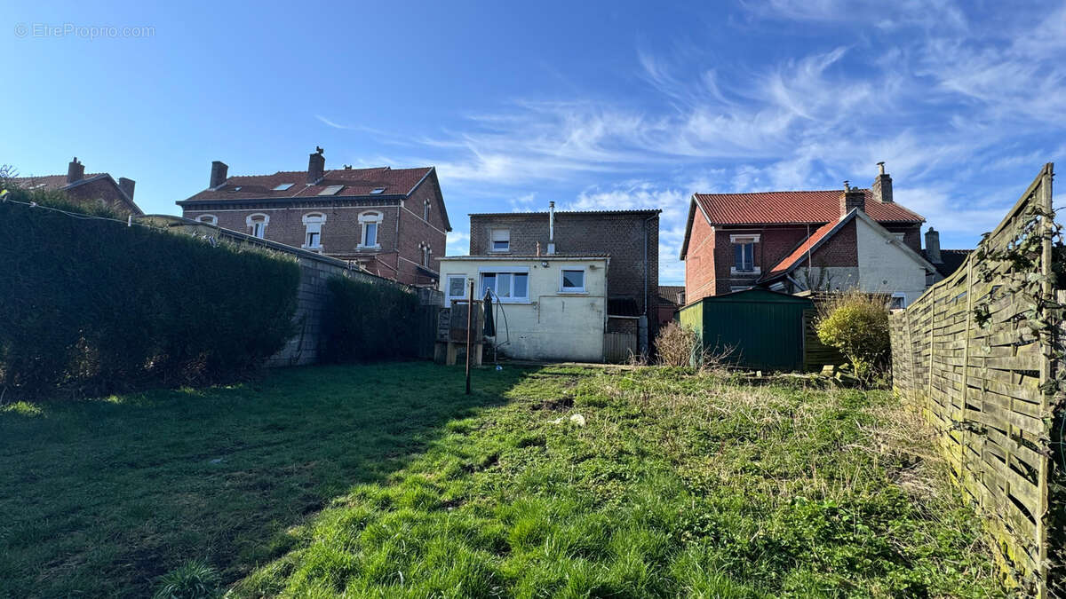 Maison à CALONNE-RICOUART