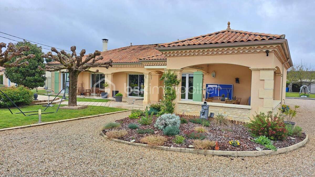 Maison à SAINT-ASTIER