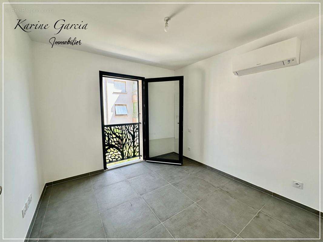Six fours les plages - construction recente - appartement de type 3 - jardin 72 m² - parking privatif sous sol - photo 10