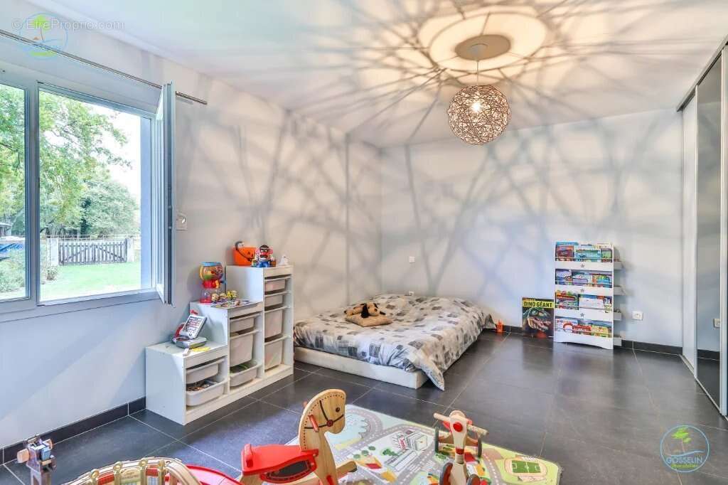 Maison à PARENTIS-EN-BORN