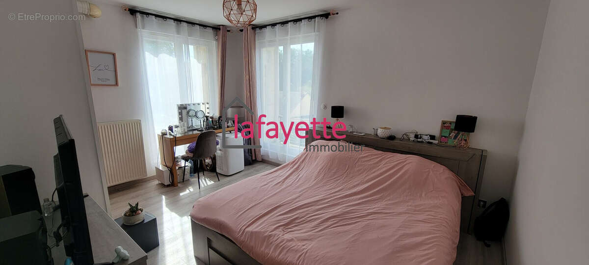 Appartement à GRUCHET-LE-VALASSE