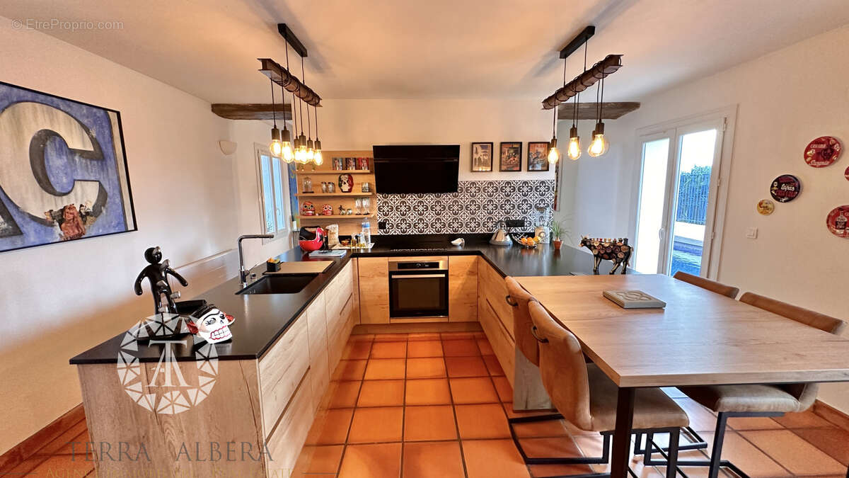 Maison à SAINT-GENIS-DES-FONTAINES