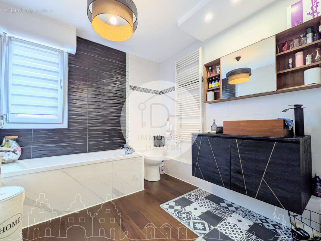 Maison individuelle de 5 chambres entièrement rénovée à Téteghem - photo 9