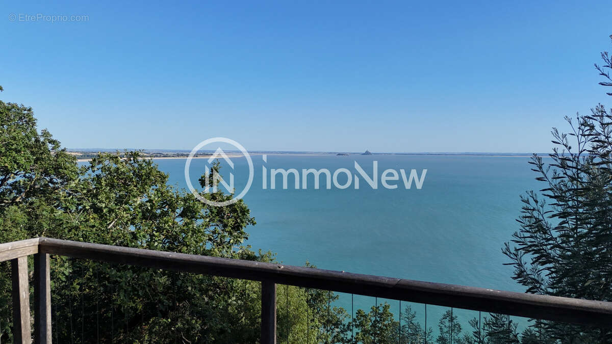 Propriété d'exception    Vue mer panoramique - CHAMPEAUX 50530 - photo 2