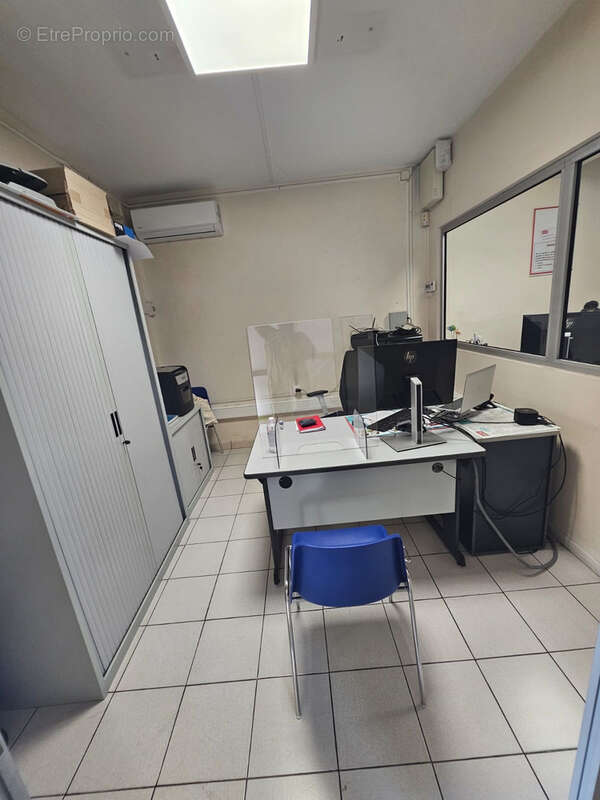 Commerce à RIVIERE-SALEE