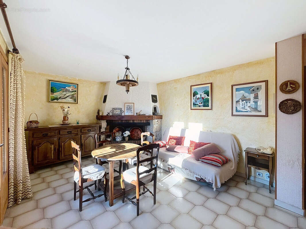 Trois appartements - Fort potentiel - à Roure 06420 - photo 3