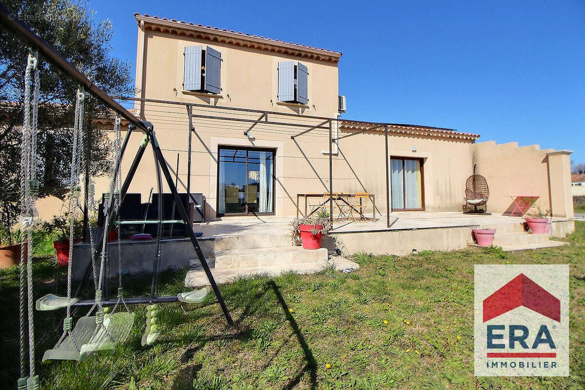 Maison à SUZE-LA-ROUSSE