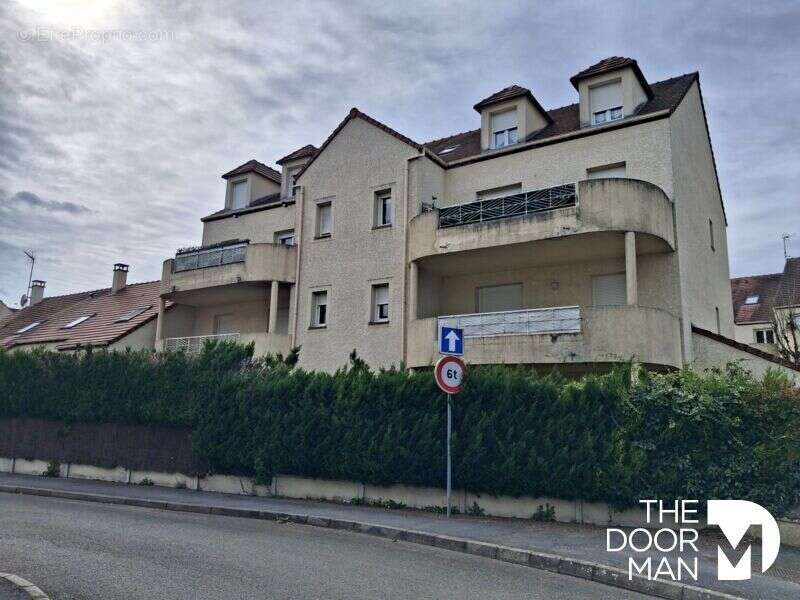 Appartement à LE PERRAY-EN-YVELINES