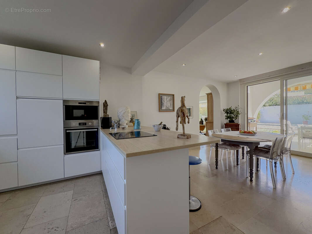 Maison à SIX-FOURS-LES-PLAGES