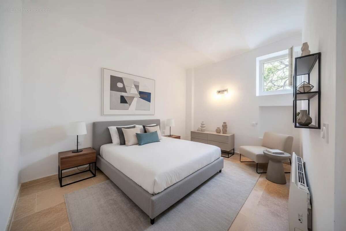 Appartement à LA COLLE-SUR-LOUP