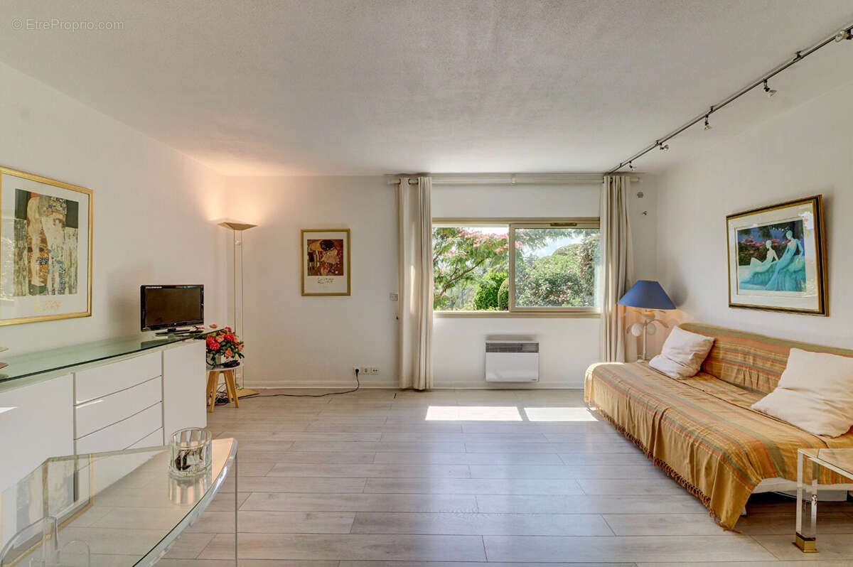 Appartement à MANDELIEU-LA-NAPOULE