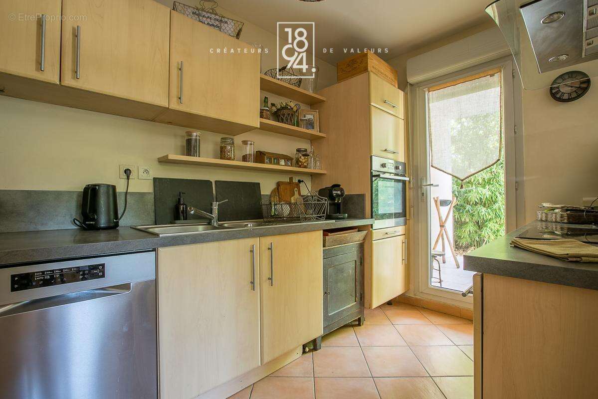 Superbe T4 de standing avec vaste jardin  et stationnement - photo 11