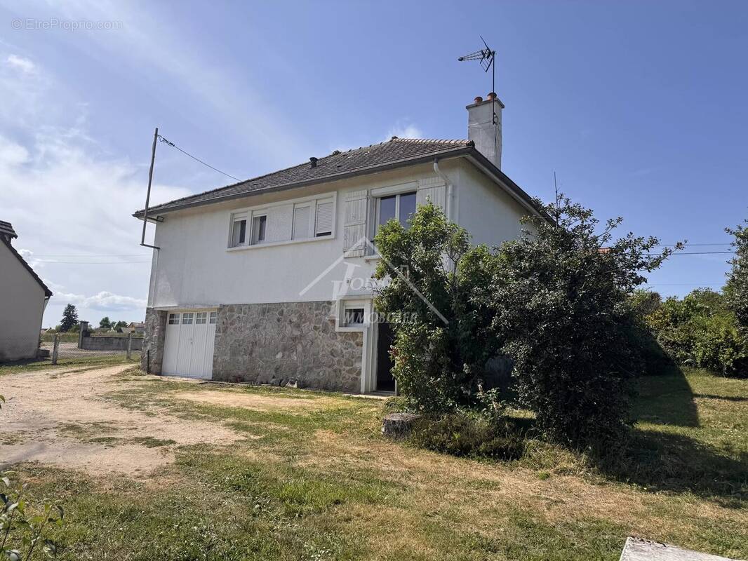 Maison à DOMPIERRE-SUR-BESBRE