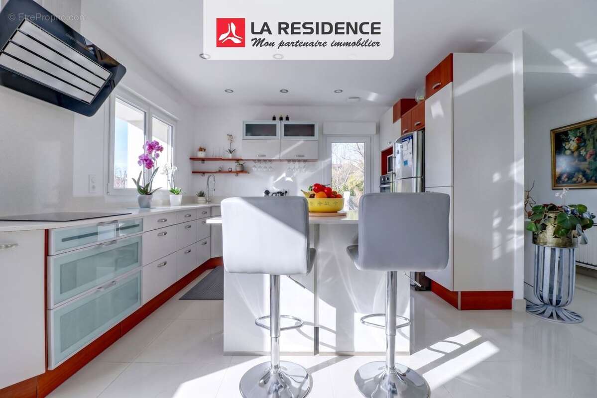 Maison 153 m² à Houdan  - photo 3
