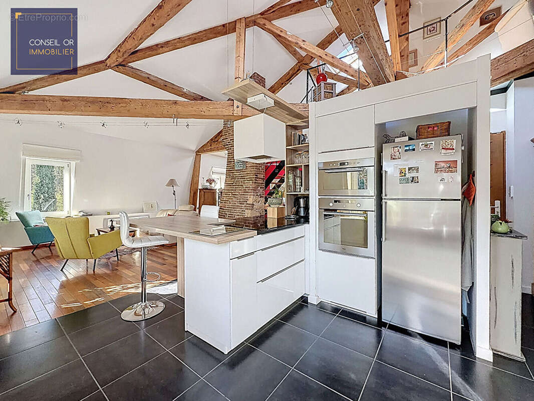 Appartement à COLLONGES-AU-MONT-D'OR