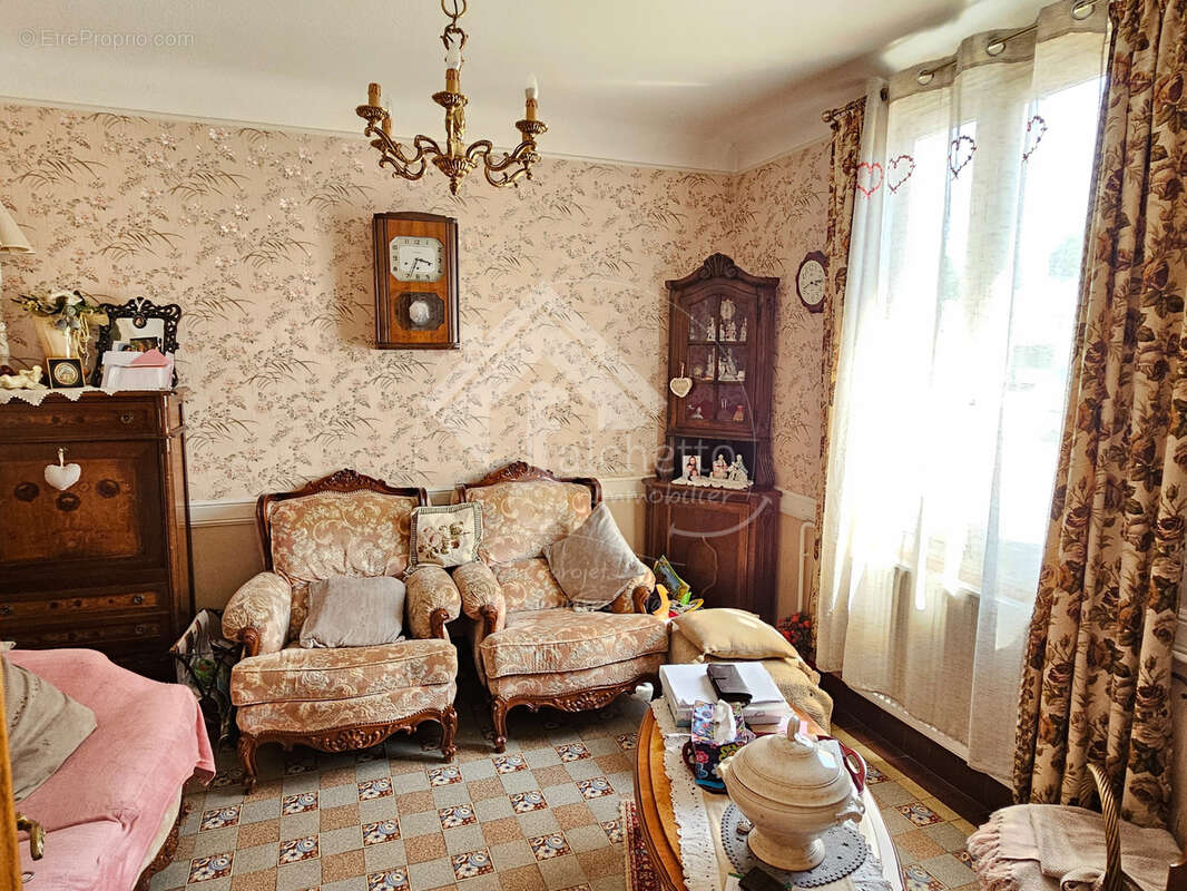 Maison à NEUILLY-EN-DONJON