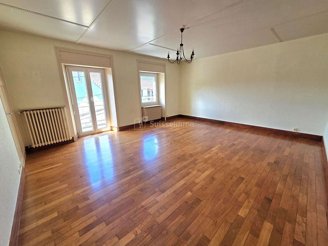 Appartement t4 84.6 m² 149000 euros - photo 2