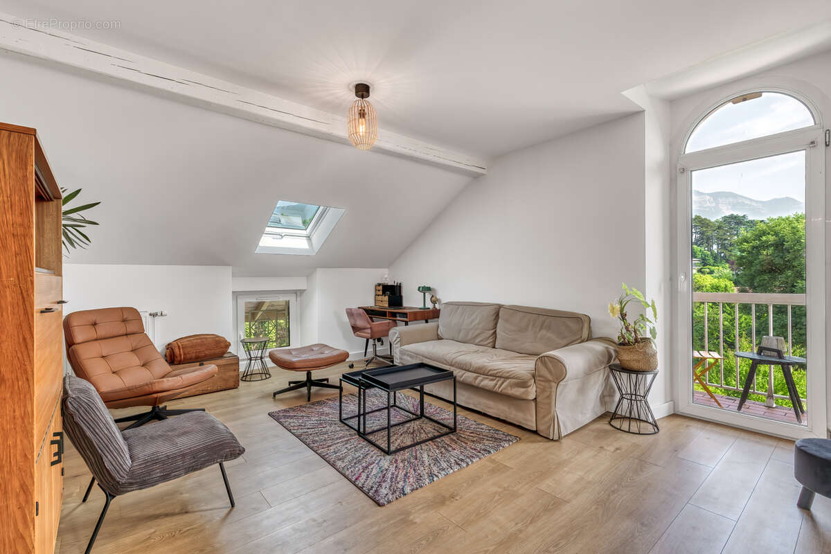 Appartement à AIX-LES-BAINS