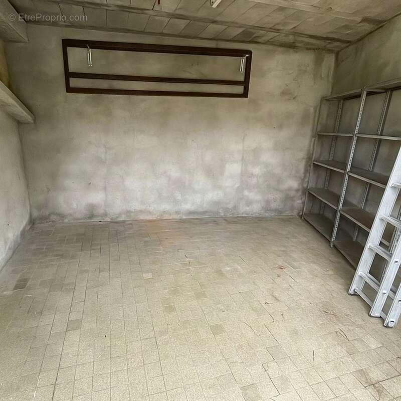 Maison à DECAZEVILLE