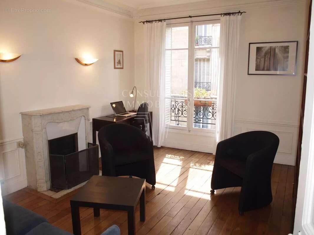 Appartement à PARIS-14E